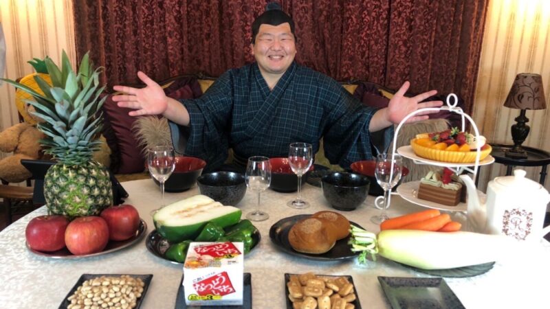 大阪を中心に活動しているパイナップルのあの3人組のMVに出演いたしました。