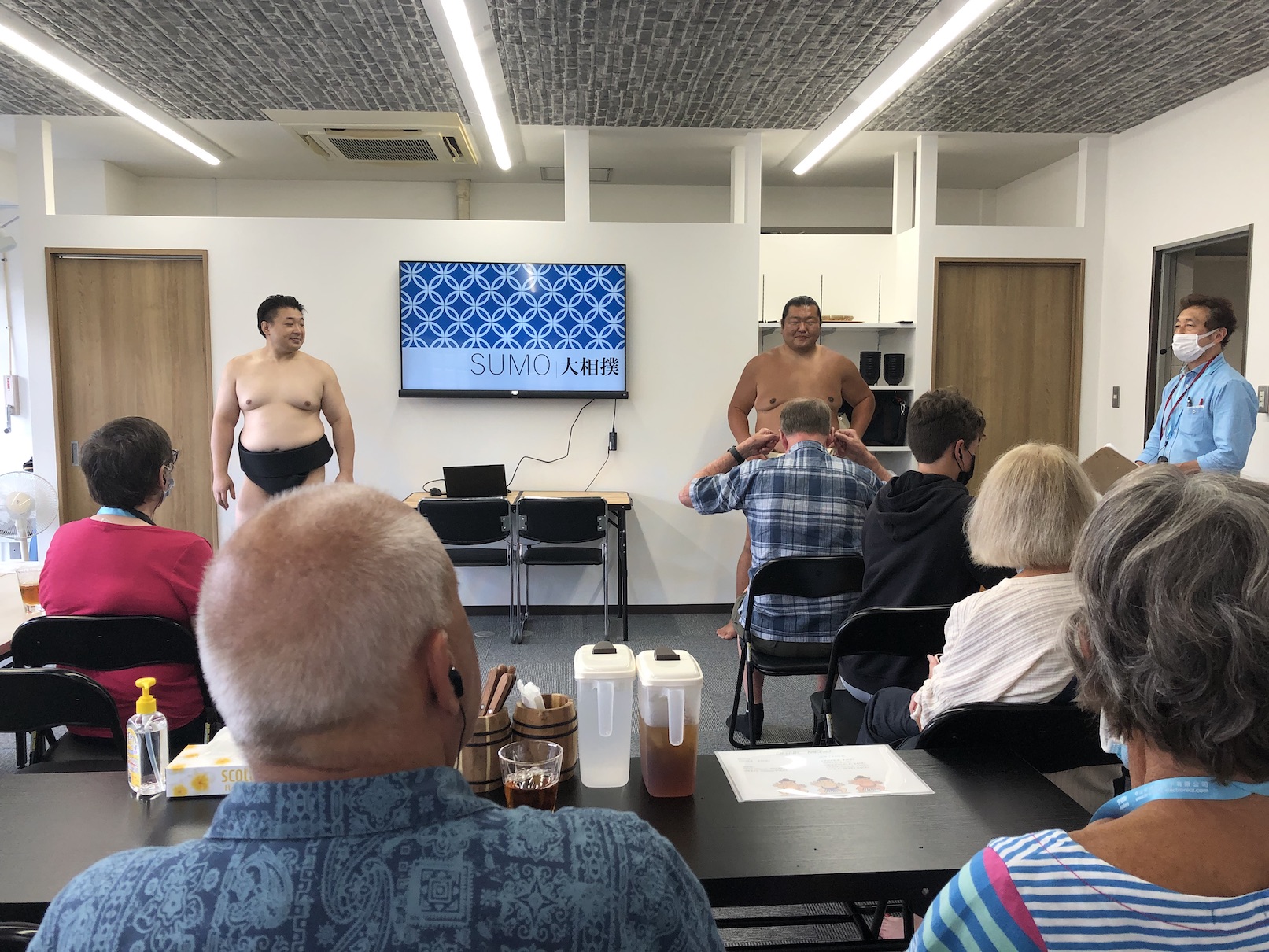 投稿についてもっと詳しく アメリカのツアーが再開されました。