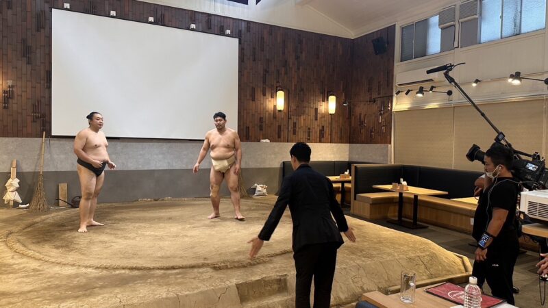 フジテレビ『イット！』の生中継で【横綱とんかつどすこい田中】が紹介されました！