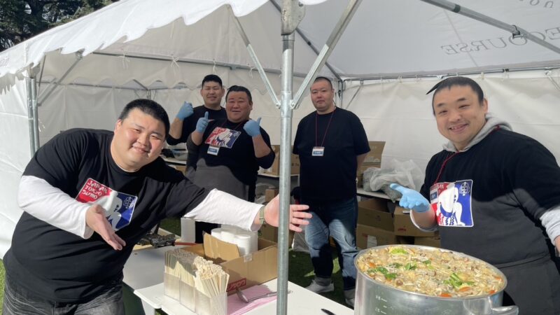 東京競馬場のパドックでのちゃんこ鍋振る舞いイベントのお手伝いをしました！