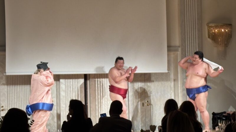 大阪市内のホテルで相撲のショーに行ってきました！