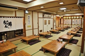 ちゃんこ場全体